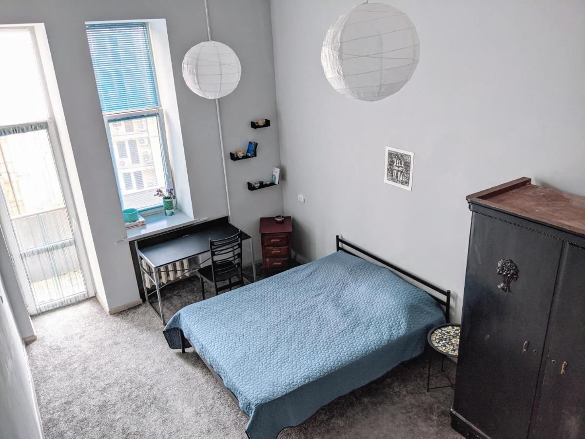 Entire 2-Bedroom Authentic Flat Kyiv Exterior photo