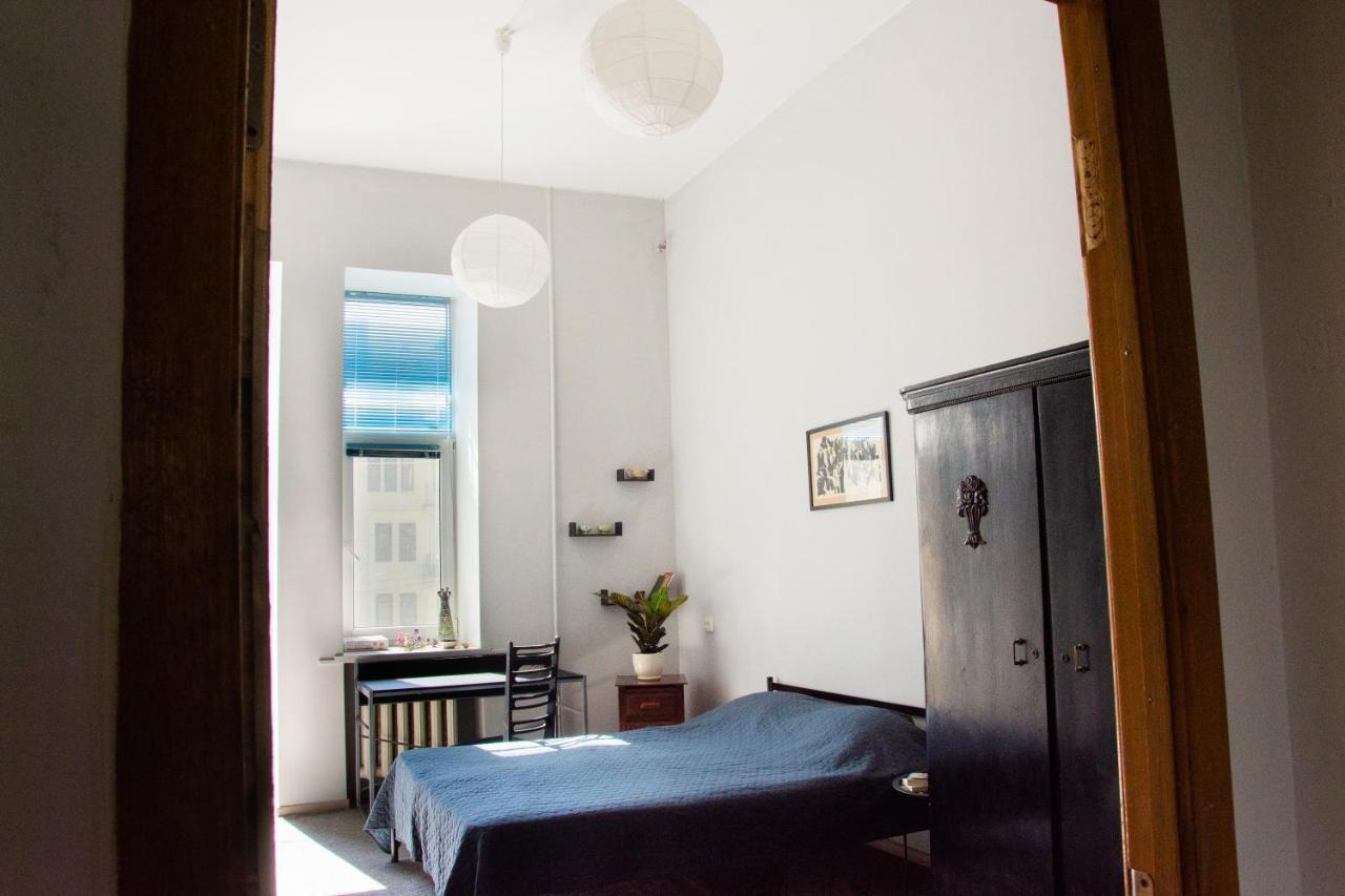 Entire 2-Bedroom Authentic Flat Kyiv Exterior photo