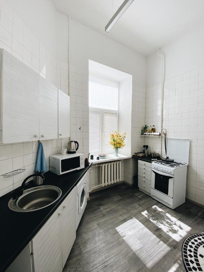 Entire 2-Bedroom Authentic Flat Kyiv Exterior photo